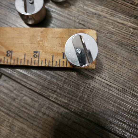 Lot of 4 Beautique metal pencil sharpeners for make up pencils - Picture 3 of 3